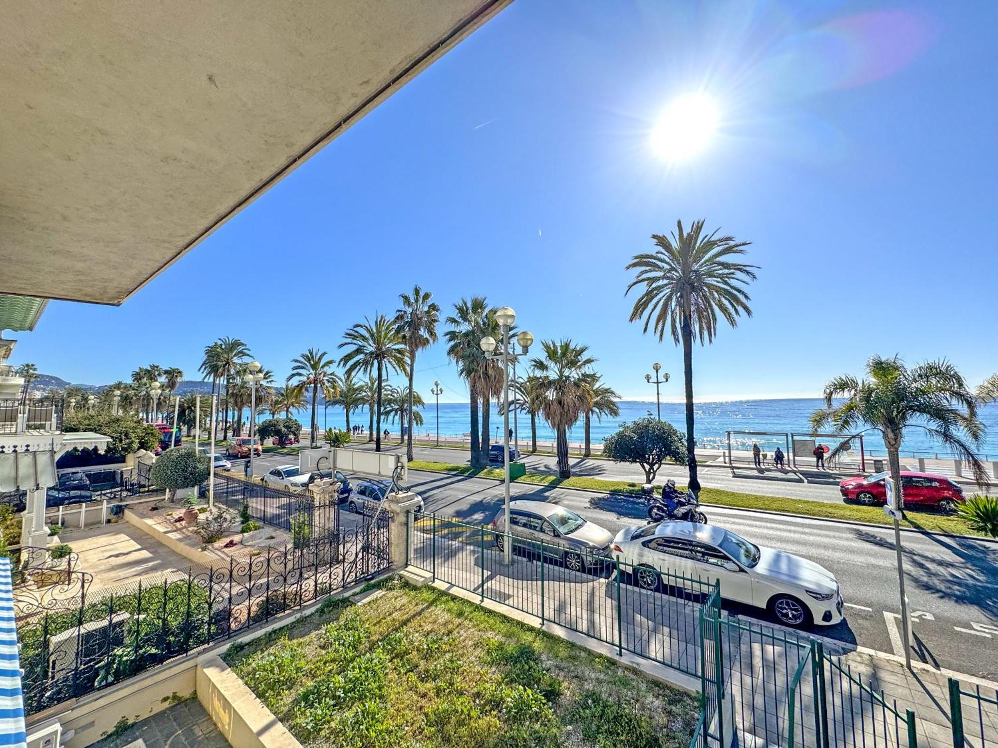 Cariatides - Promenade Apartment